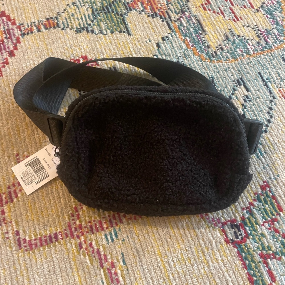 Brand new dry goods belt bag